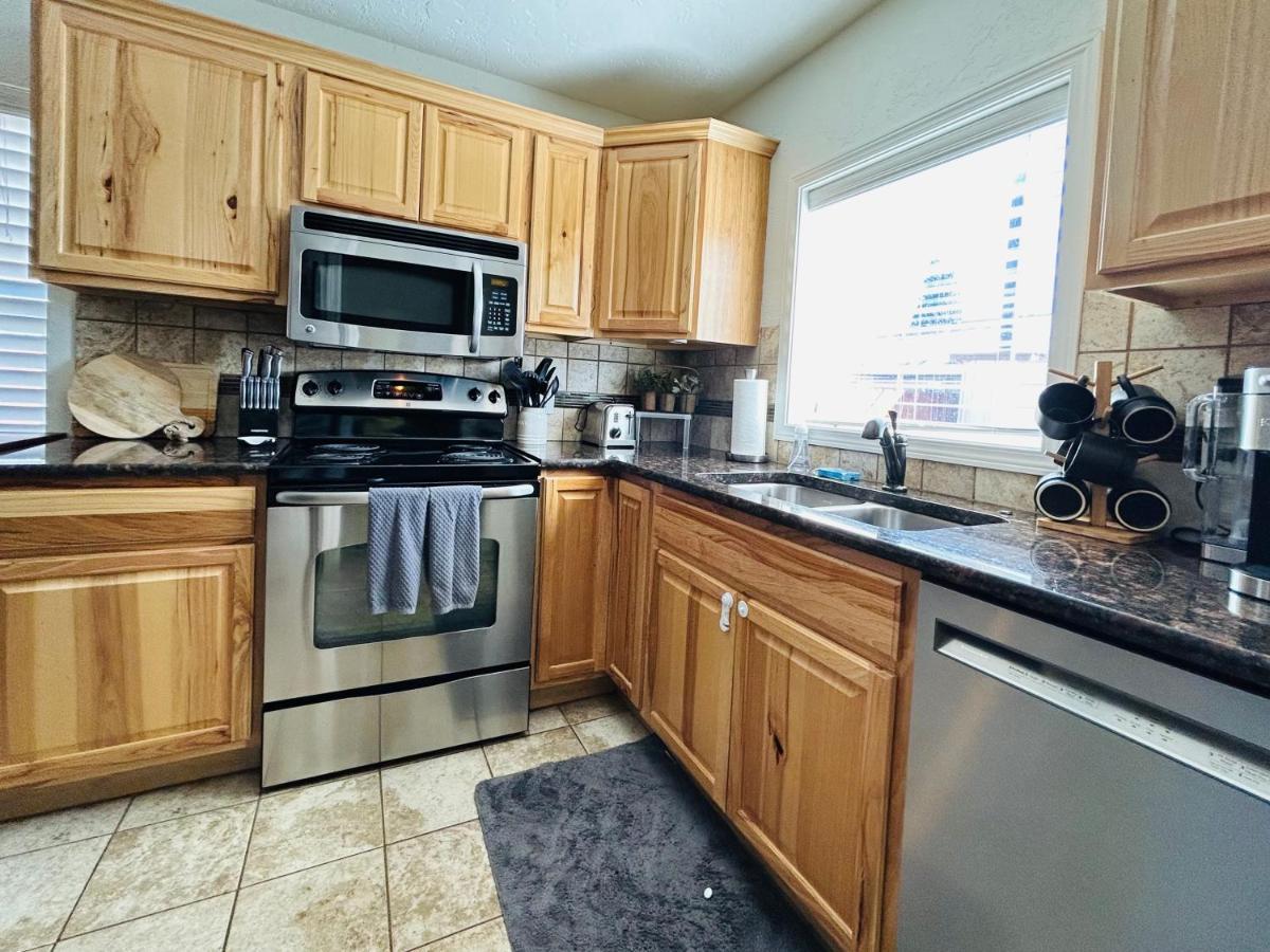 Home Sweet Idahome, Feels Like Home With All The Decor You Wish You Could Afford King Bed In Master, Fully Fenced Dog Friendly Yard, A Few Blocks From Bsu And Downtown Boise, Your Perfect Stay! Екстериор снимка