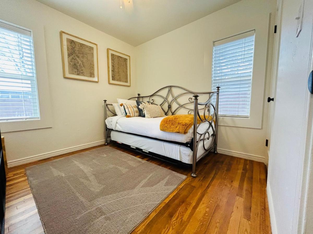 Home Sweet Idahome, Feels Like Home With All The Decor You Wish You Could Afford King Bed In Master, Fully Fenced Dog Friendly Yard, A Few Blocks From Bsu And Downtown Boise, Your Perfect Stay! Екстериор снимка