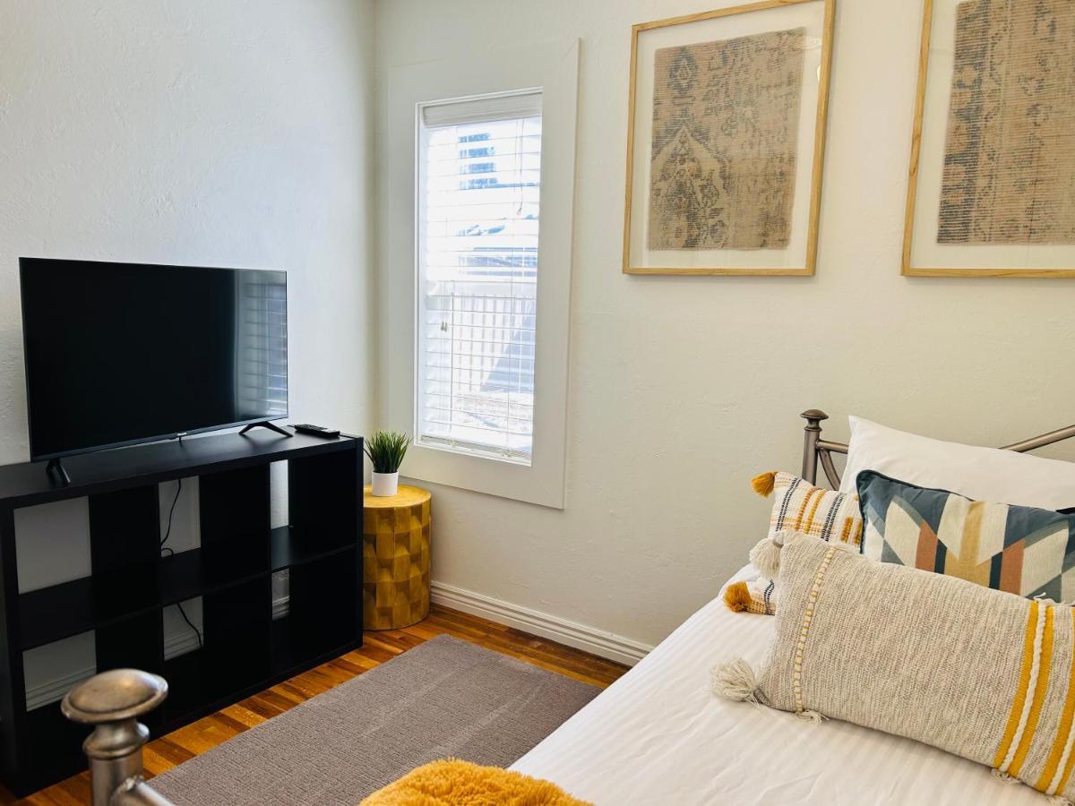 Home Sweet Idahome, Feels Like Home With All The Decor You Wish You Could Afford King Bed In Master, Fully Fenced Dog Friendly Yard, A Few Blocks From Bsu And Downtown Boise, Your Perfect Stay! Екстериор снимка